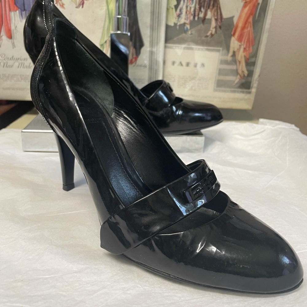 Authentic Burberry Pumps - Picture 1 of 15